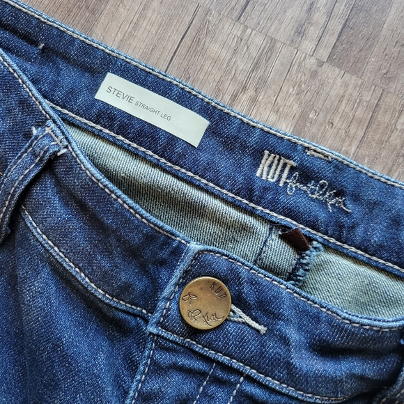 Kut from the Cloth Stevie Straightleg Jeans - Picture 2 of 4